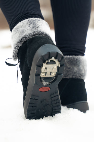 Bottes d'hiver Tamika pour femmes en suède avec crampons rétractables