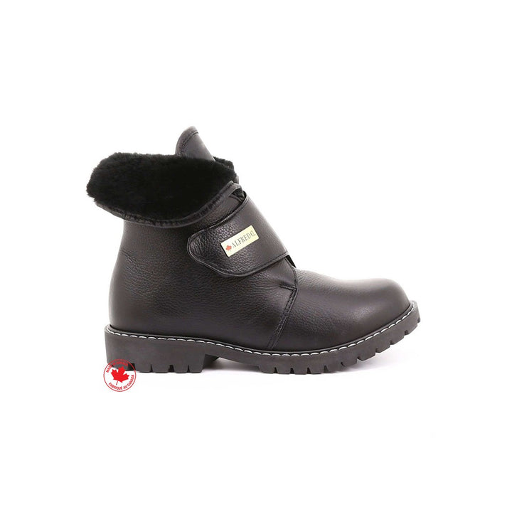 Taffy Women's Winter Boots in Waterproof Leather with Retractable Cleats