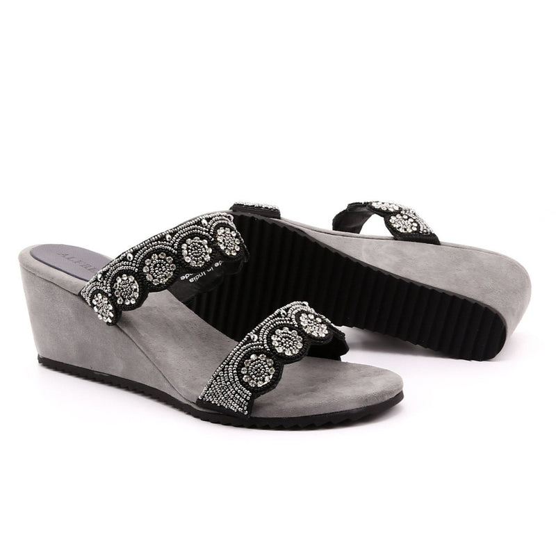 Eliana Women&