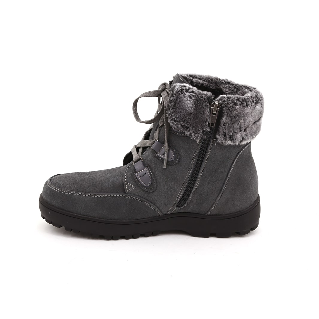 Tamika Women's Winter Boots in Suede with Retractable Cleats